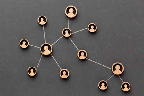 Franquiciar no es vender tu negocio: es construir una red de valor